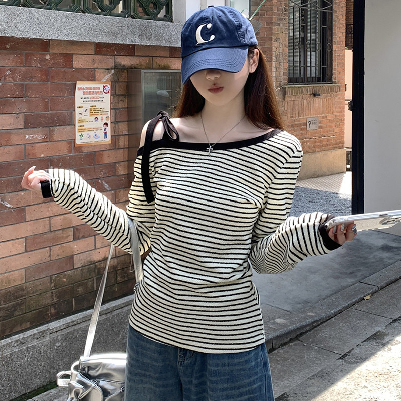 巨好看斜肩长袖t恤条纹上衣修身独特超好看女款单穿露肩辣妹爆