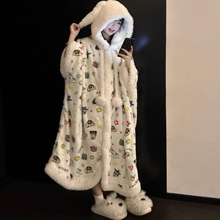 蜡笔小新连帽斗篷睡衣女珊瑚绒加绒加厚秋冬季长款睡袍家居服套装