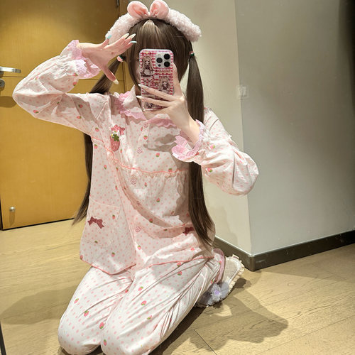 日系ins甜美可爱娃娃领刺绣草莓