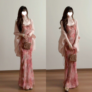 2026新款彩色明媚粉色吊带蕾丝碎花连衣裙子女夏季海边度假风长裙