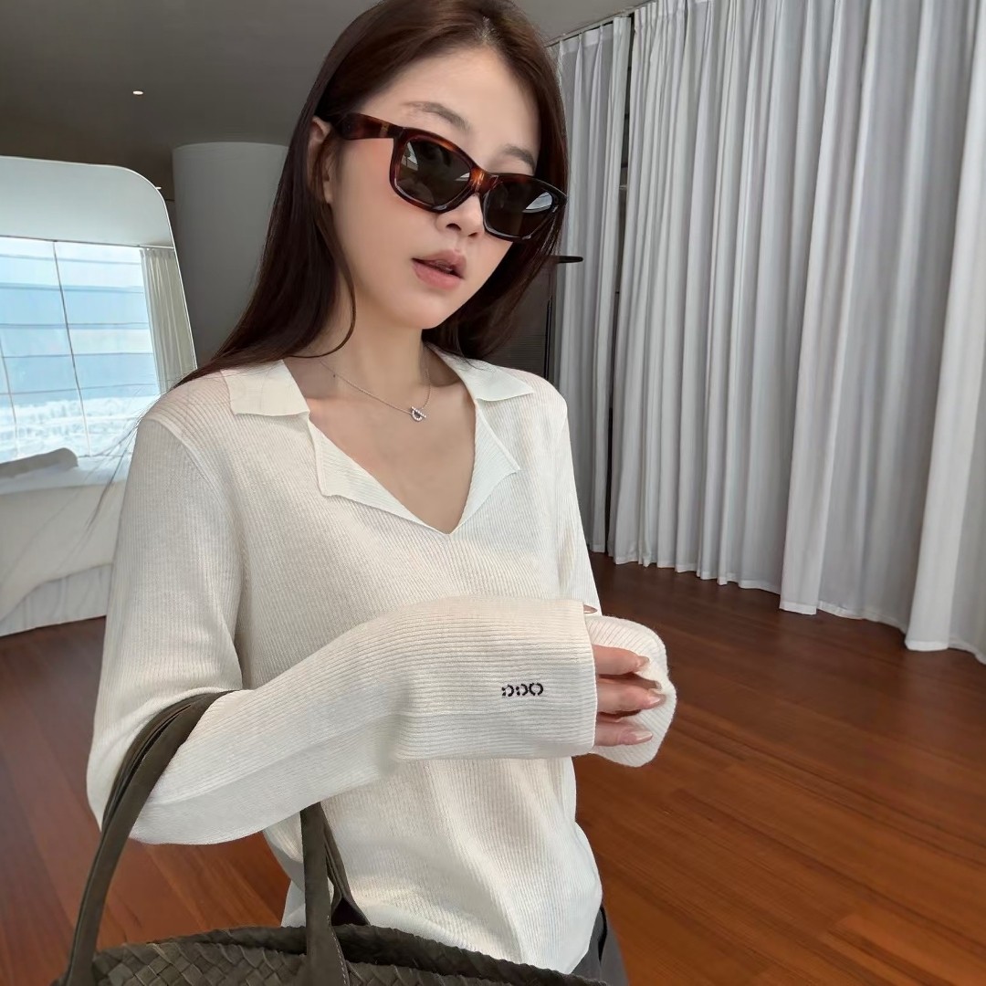 小心机翻领细羊毛长袖针织衫