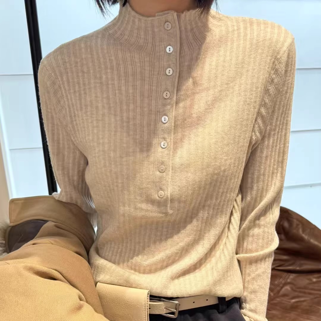 单排纽扣立领绵羊毛针织衫