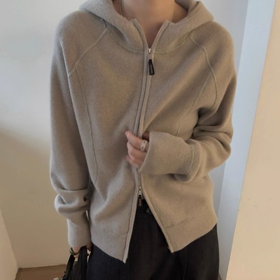 纯色连帽全羊毛针织衫