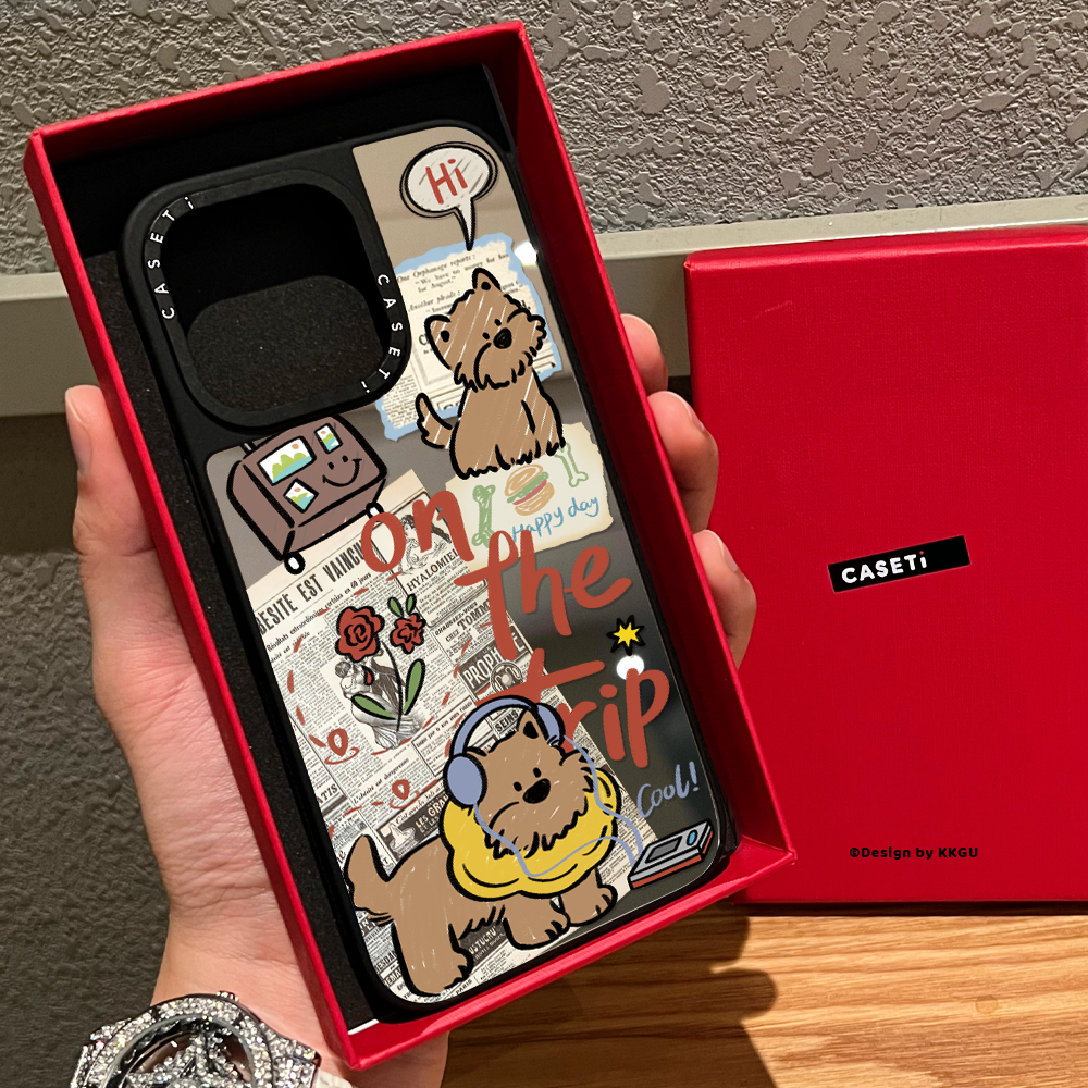 C家联名复古报纸旅行小狗狗适用iphone16promax手机壳17pro苹果15plus镜面MagSafe磁吸14日韩卡通13情侣可爱