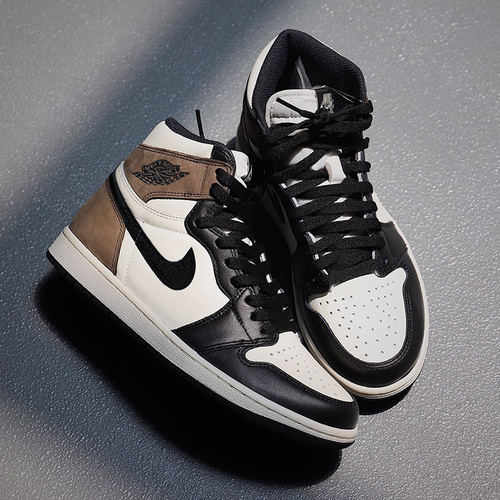 aj男鞋高帮黑摩卡深棕小倒钩空军一号中帮男款aj1黑白熊猫篮球鞋