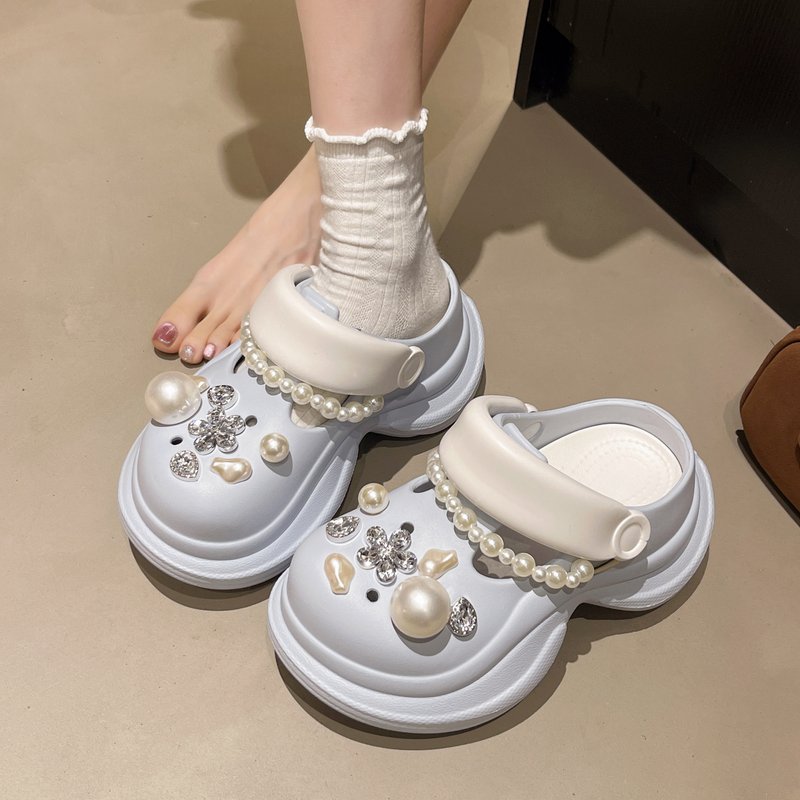 韩版精致珍珠链条洞洞鞋女夏小个子增高包头拖时尚水钻松糕凉拖鞋