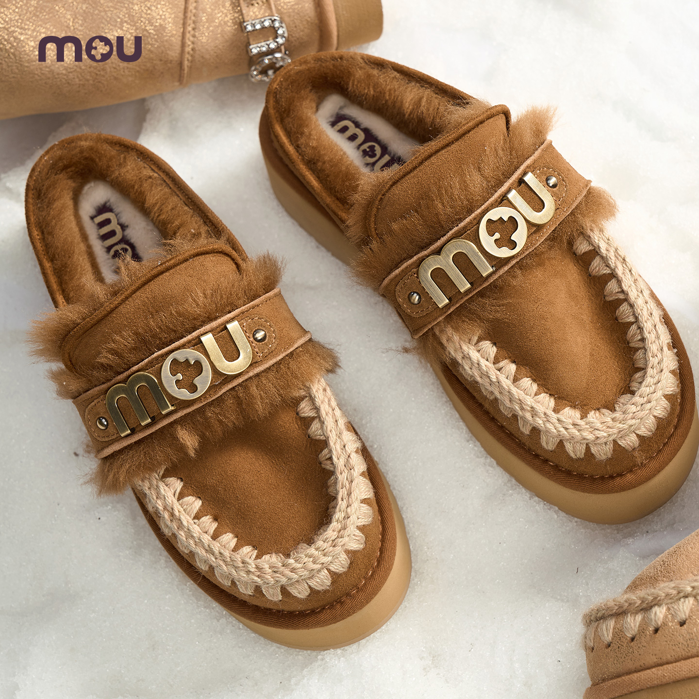 mou2025冬季新款 Logo装饰扣羊毛厚底拖鞋 毛毛拖 可外穿