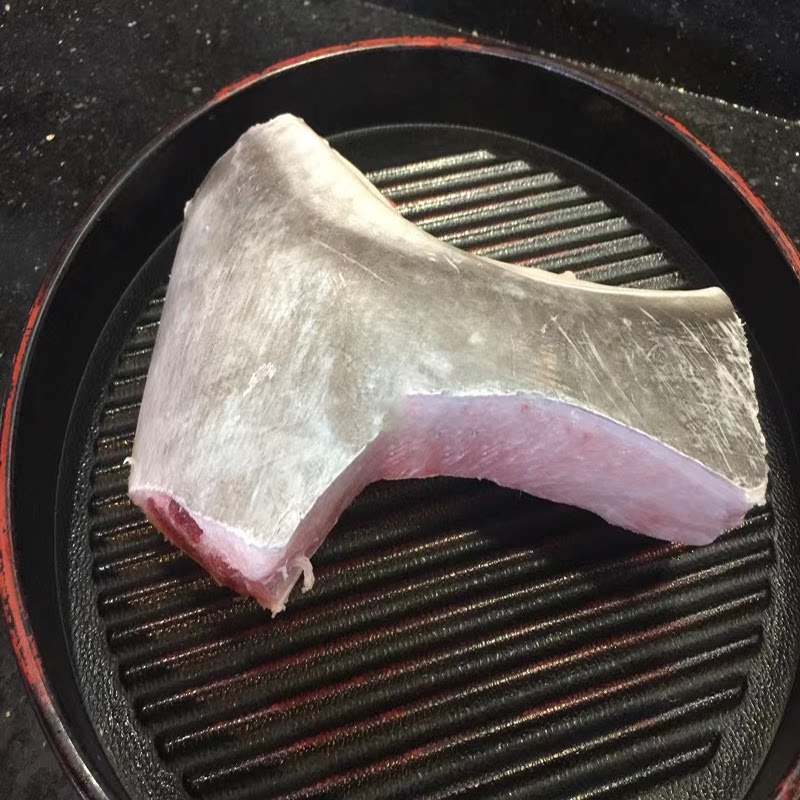 蓝旗金枪鱼肉鱼脖下巴金枪鱼超低温新鲜金枪鱼脖烧烤刺身500g/1只