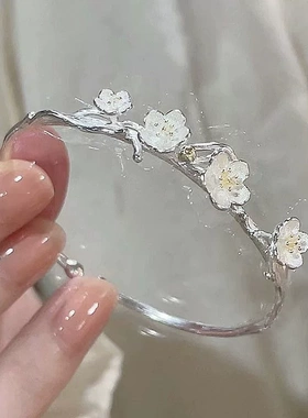 秋冬百搭梅花铃铛中式国风手镯甜美灵动开口手环送女友超仙手饰礼