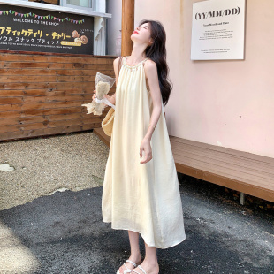 米白色肌理感海边度假巨好看连衣裙女2025夏季 挂脖吊带裙 新款 时尚