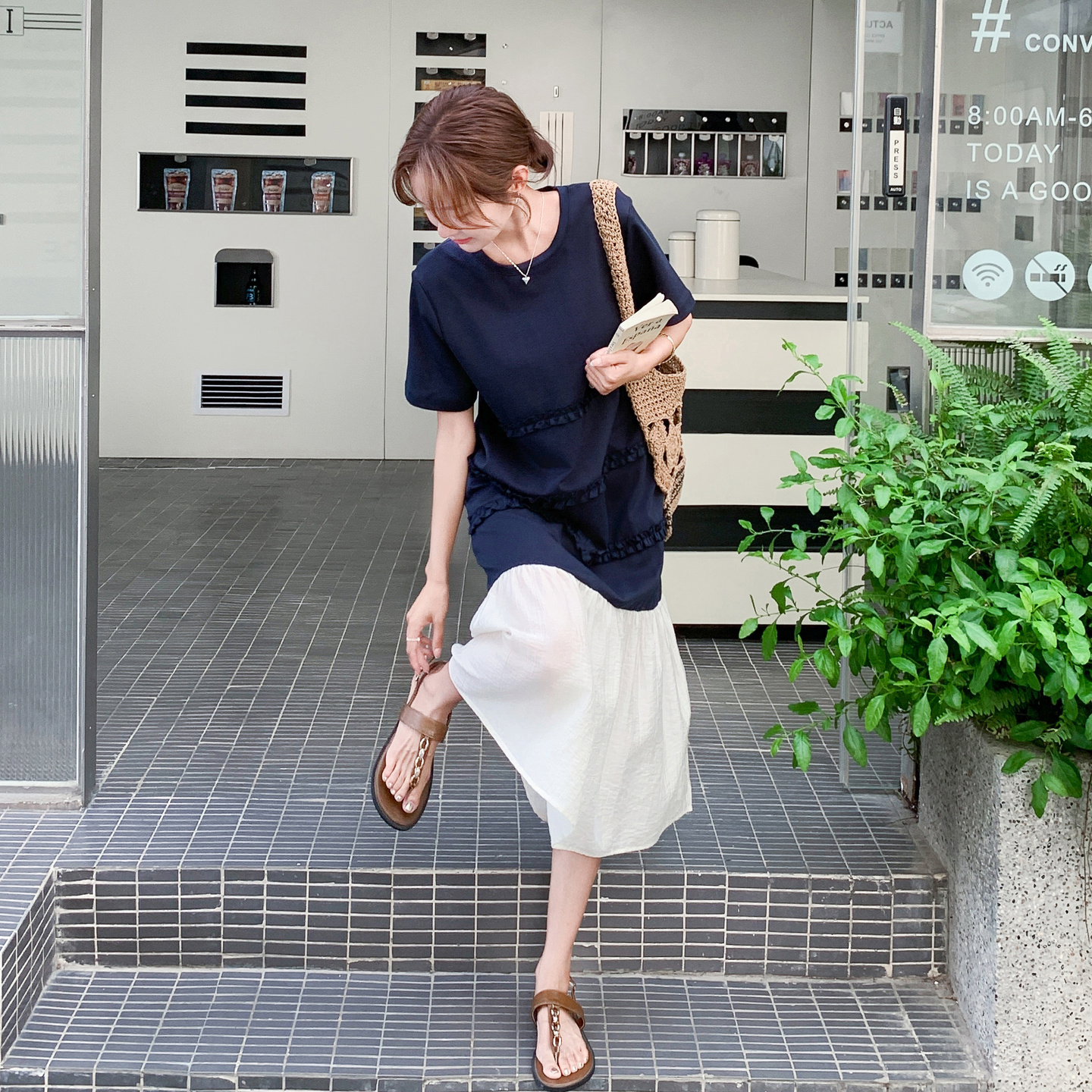 藏青拼色松弛感休闲风连衣裙女2025夏季新款小个子宽松显瘦T恤裙