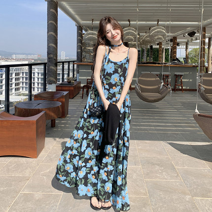黑底蓝花法式复古海边度假风连衣裙女2025夏季新款轻熟碎花吊带裙