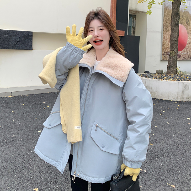 浅蓝色韩版羊羔毛大翻领羽绒服女2025冬季新款90白鸭绒短款派克服