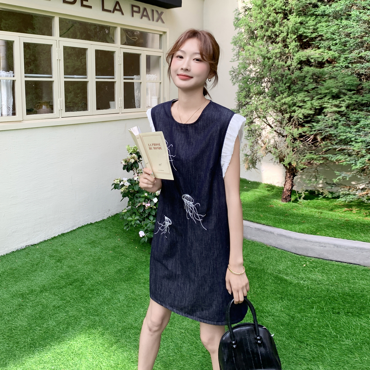 藏青色小个子时尚俏皮减龄刺绣连衣裙女2025夏季新款少女感A字裙