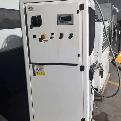 议价同飞冷水机MCWL-1500TR03Z1-3385一台，成色可维修