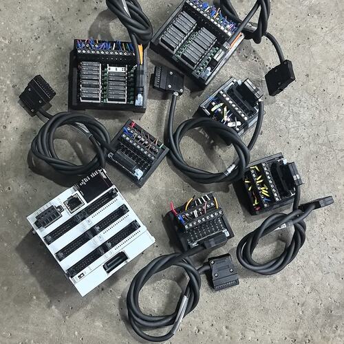 议价FX5UC-96MT/D。FX5-CNV-IFC。带继电可维修