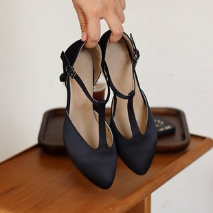 820 慢先森 真丝丁字带酒杯跟低跟秀气中空凉鞋 旗袍鞋 新中式