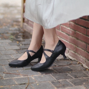 820 慢先森推荐 复古优雅尖头牛皮交叉扣带百搭淑女酒杯跟单鞋