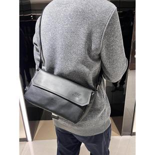 三盒子真皮质感斜挎包男士休闲单肩包棕色街头潮流小包日系男背包