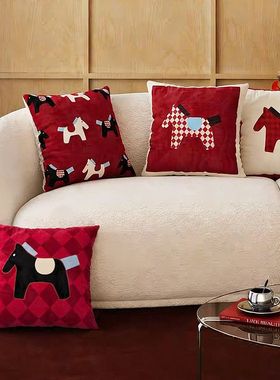 马来有福卡通抱枕红色格纹靠垫床头居家靠枕办公午睡枕沙发枕头