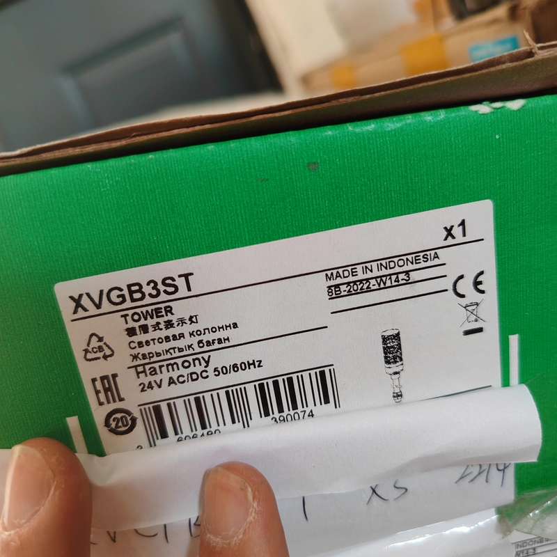 可维修-XVGB3ST一体式信号灯柱,一共有三个,盒子如图所示-询价