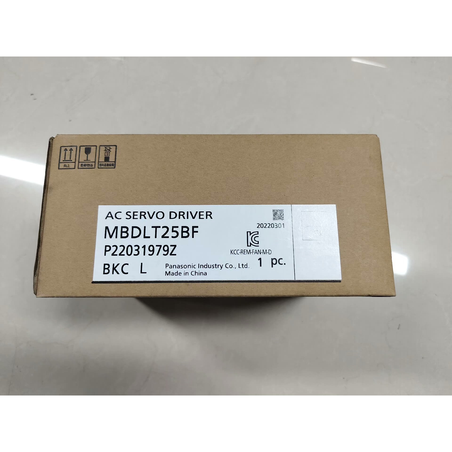 原装A6  MBDLT25BF  400W总线型驱动 议价