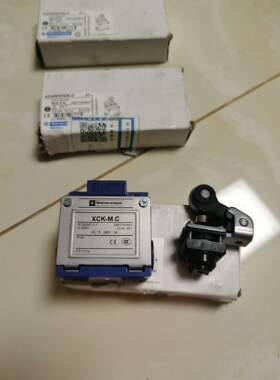 正宗施耐德XCKM2023LC限位开关.总计3个.处理4 议价