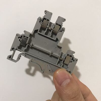 双进双出平方接线端子