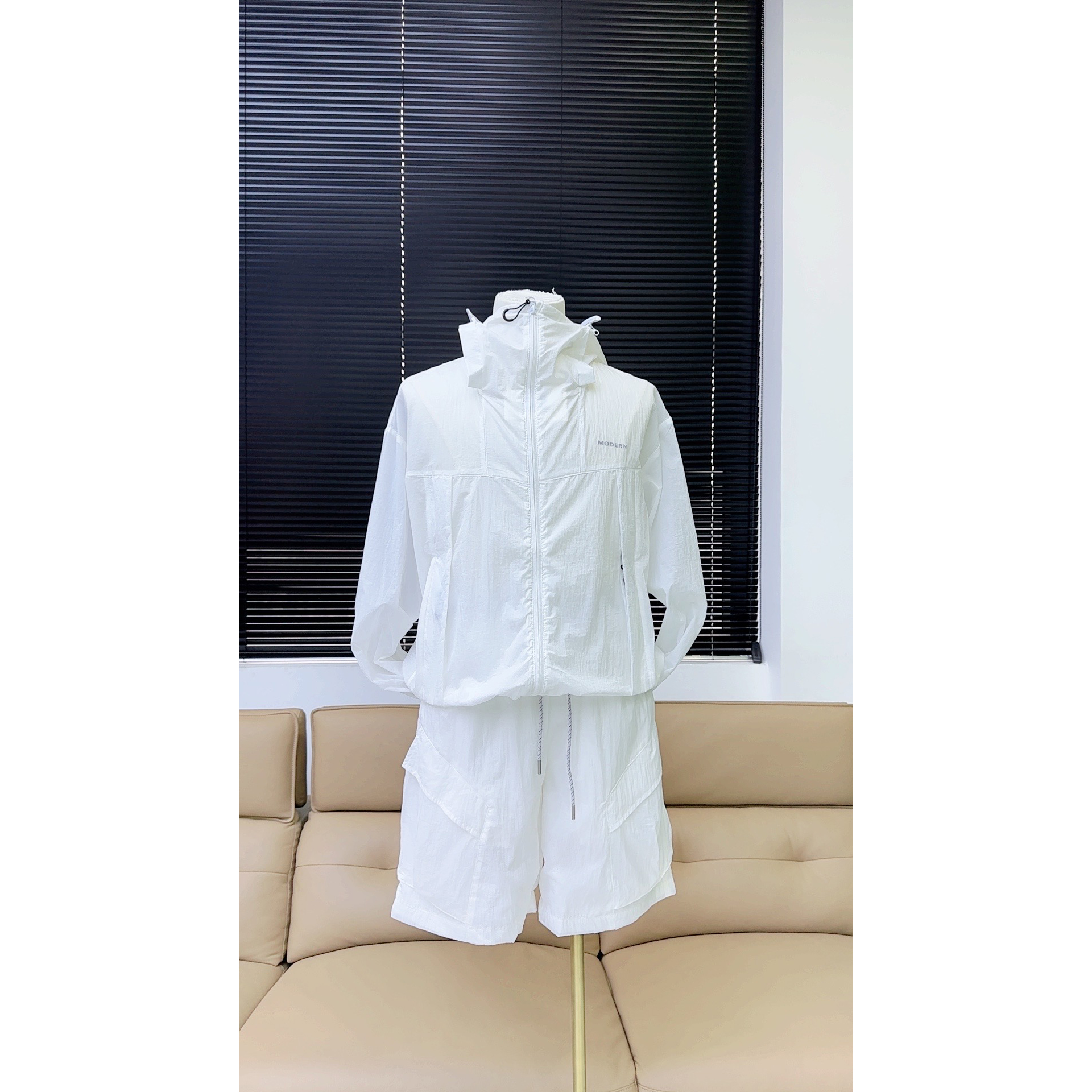 品牌轻薄柔软速干透气防晒连帽运动套装【情侣款男女同款】—662