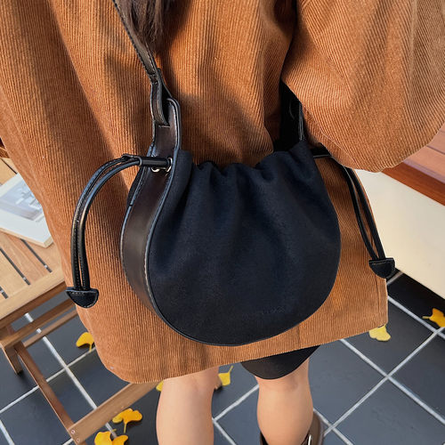 小众设计麂皮绒水桶包包2025简约百搭秋冬新款单肩包女式潮斜挎包