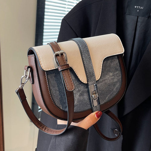 2060简约百搭单肩斜挎包