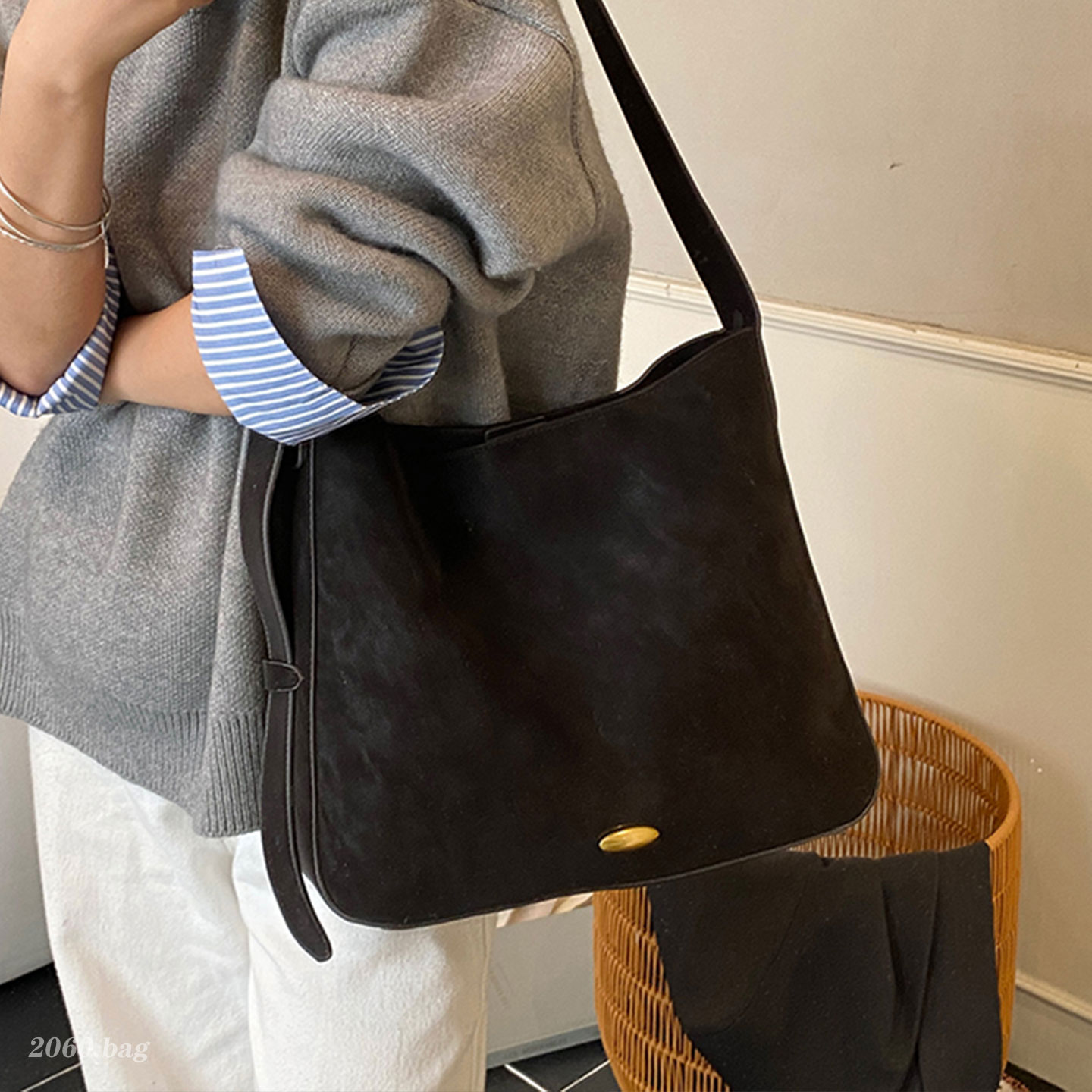 时尚精致百搭简约休闲单肩手提斜挎洋气大容量2025秋冬女式托特包