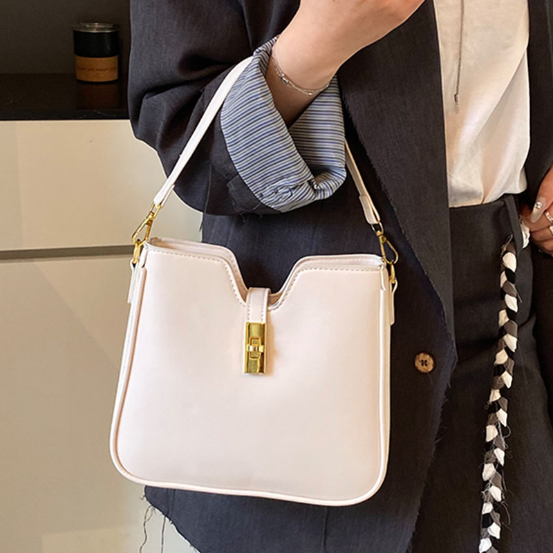 2060高级感时尚百搭小方包