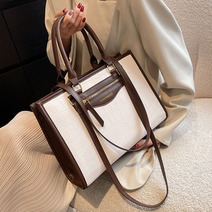 高级质感通勤手提托特包包女大容量2025新款 潮春夏石头纹单肩大包