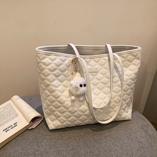 简约大容量包包女2025春夏新款 休闲通勤潮托特包高级感小众单肩包