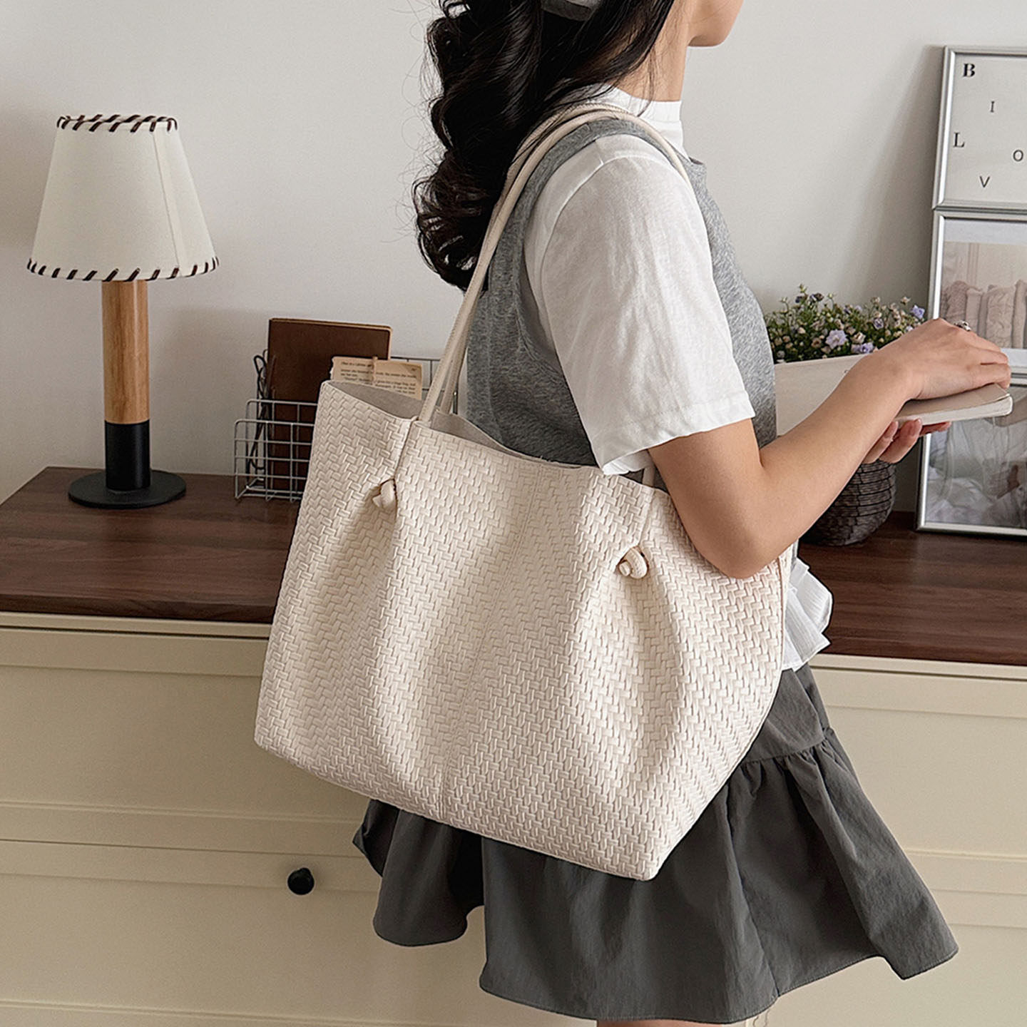 大容量编织通勤托特包2026新款女休闲气质韩版流行气质单肩包包