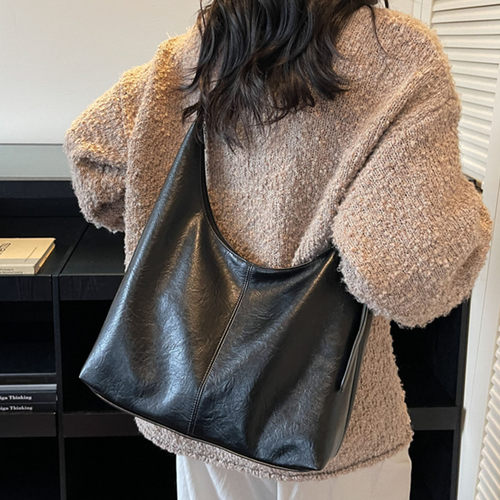 简约百搭2025新款大容量托特包复古秋冬高级感单肩包时尚水桶包