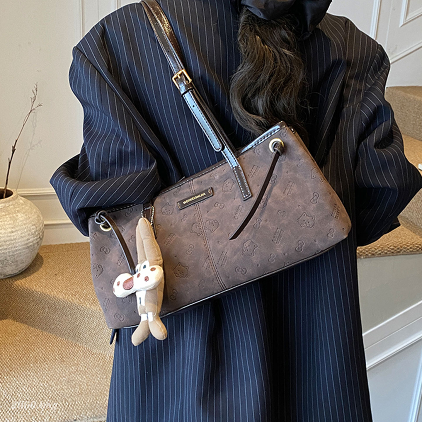 洋气韩系磨砂百搭气质单肩手提时尚精致通勤2025秋冬女式腋下包