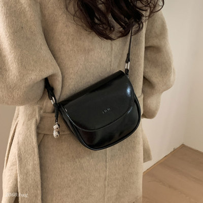 气质时尚精致皮质洋气单肩斜挎百搭休闲通勤2025冬季女式马鞍包