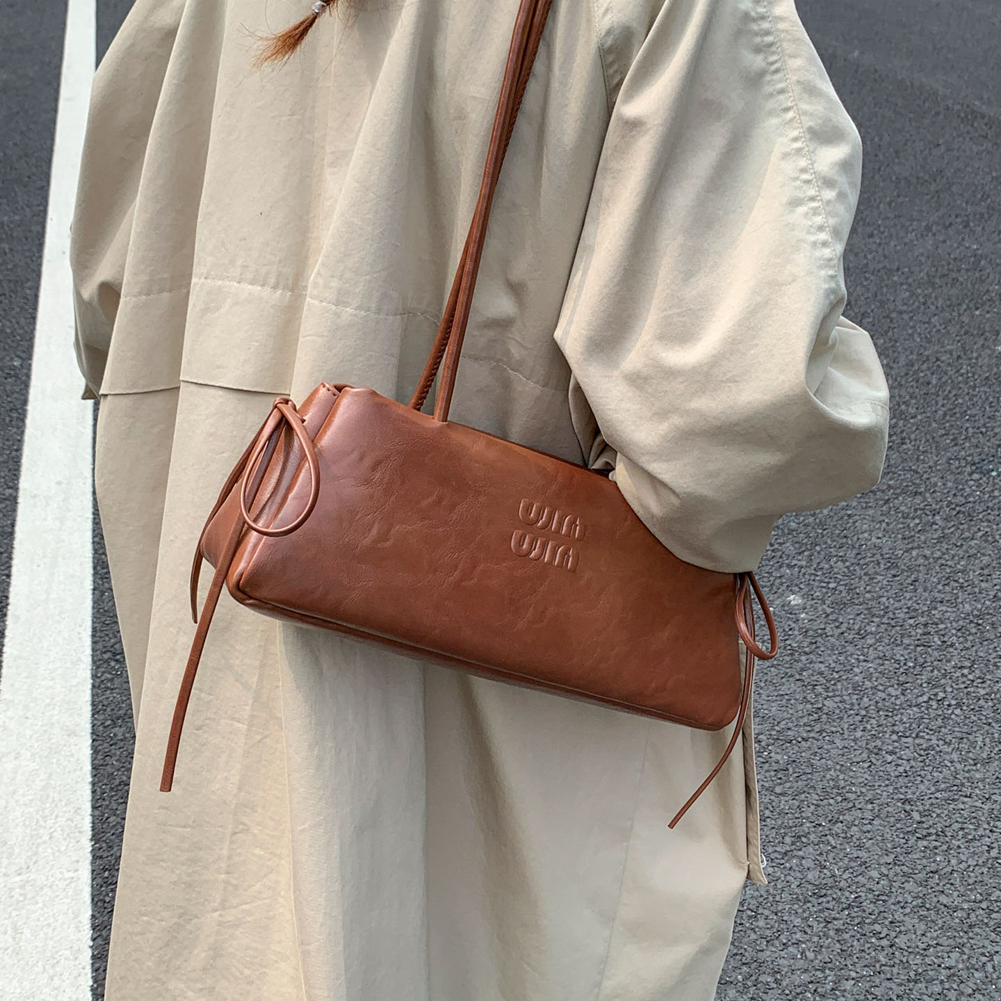 复古流行通勤腋下包包2025新款气质百搭油蜡皮韩国时尚潮单肩包