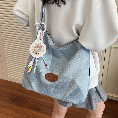 大容量斜挎托特包时尚百搭撞色包包女2026夏季新款简约拼接通勤包