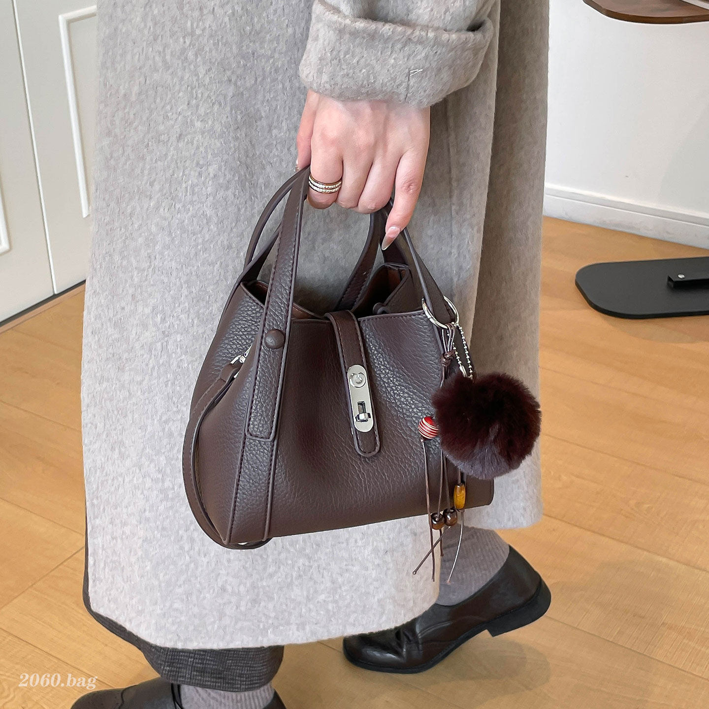 荔枝纹软皮水桶包女2025新款手提单肩斜挎包时尚百搭韩版小众设计,箱包皮具/热销女包/男包,水桶包,淘宝优惠券,粉丝福利购,淘宝优惠卷