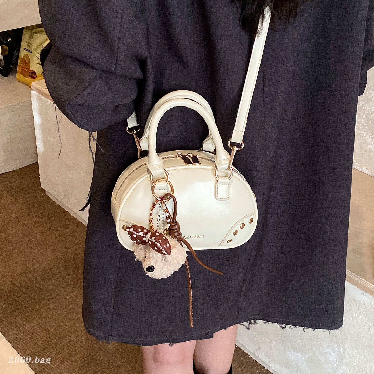 小众设计油蜡屁手提保龄球包女2026新款时尚斜挎包日韩风小方包,箱包皮具/热销女包/男包,小方包,淘宝优惠券,粉丝福利购,淘宝优惠卷