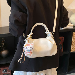 高级感云朵包女2026新款 少女风小众设计通勤 百搭手提斜挎包韩版