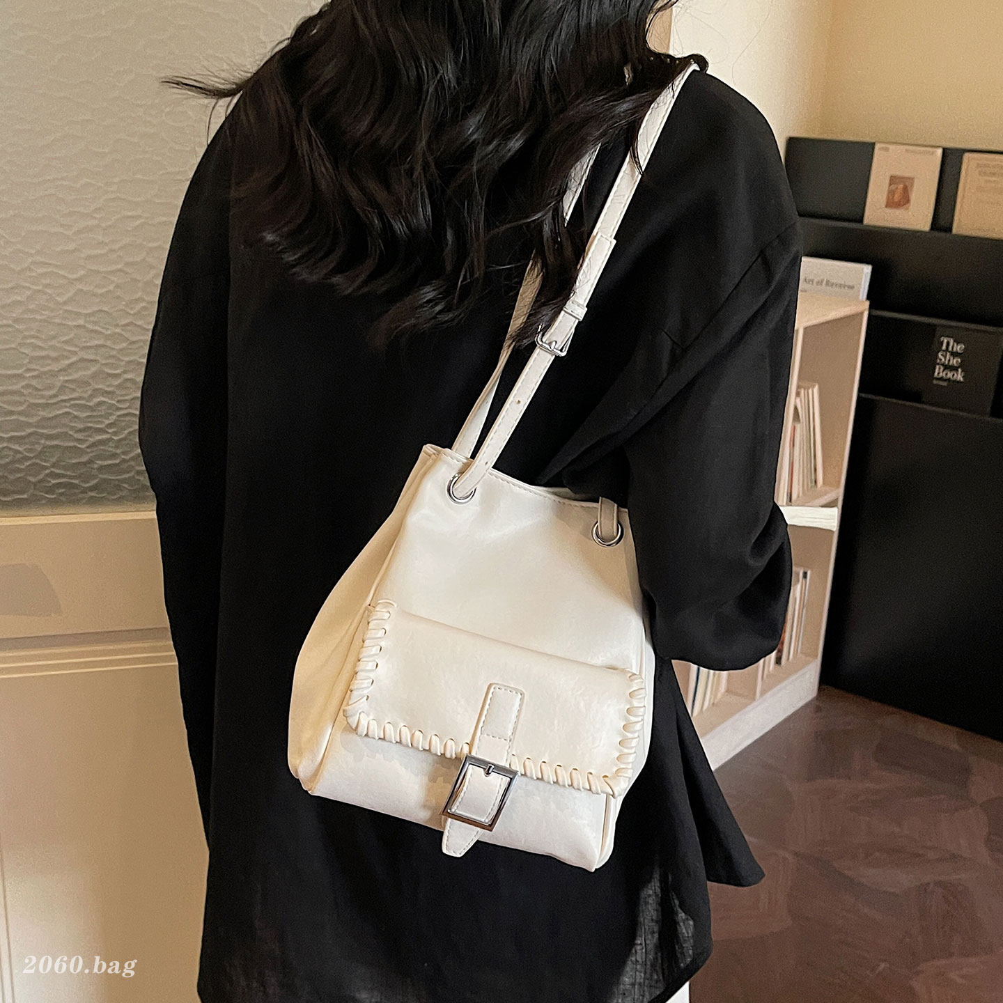 韩风ins小众设计水桶包2026新款女单肩包简约百搭手提包高级感潮,箱包皮具/热销女包/男包,水桶包,淘宝优惠券,粉丝福利购,淘宝优惠卷