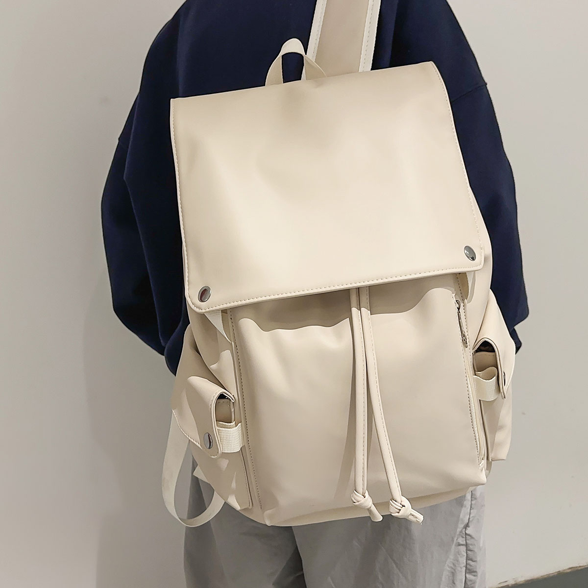 旅行双肩包男士通勤电脑背包复古英伦风2025新款休闲大学生书包女
