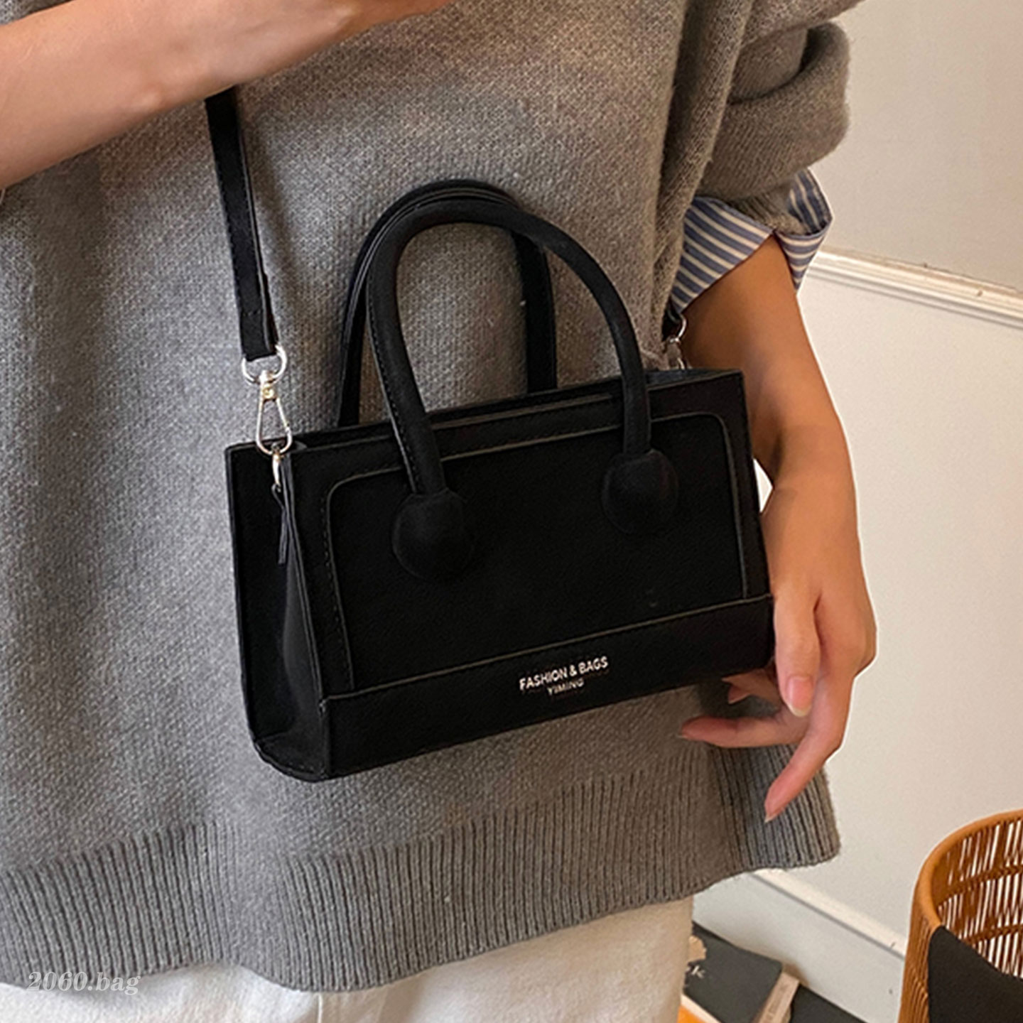 洋气时尚精致单肩斜挎休闲百搭简约高级感2025冬季女式手提小方包