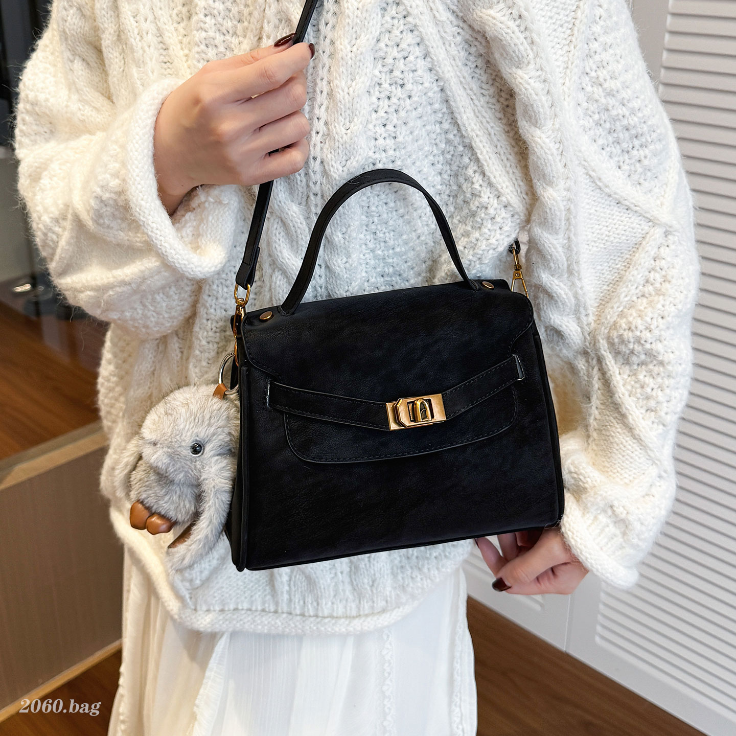 时尚复古磨砂小包2025新款百搭秋冬气质高级感通勤简约单肩斜跨包