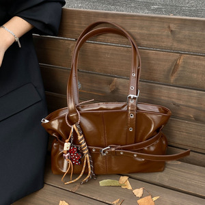 韩版休闲ins油蜡皮大容量托特包2025秋季新款单肩包女简约百搭