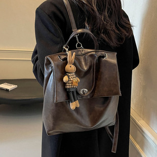 大学生上课简约轻便双肩包包女2025秋季 大容量通勤手提水桶包 新款